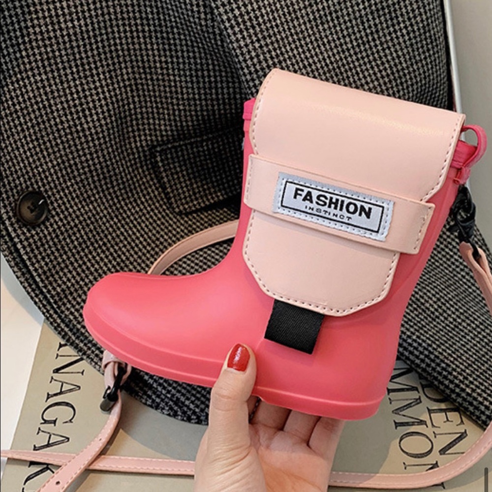 *NEW* Rain Boot Shoulder Bag - Picture 3 of 7